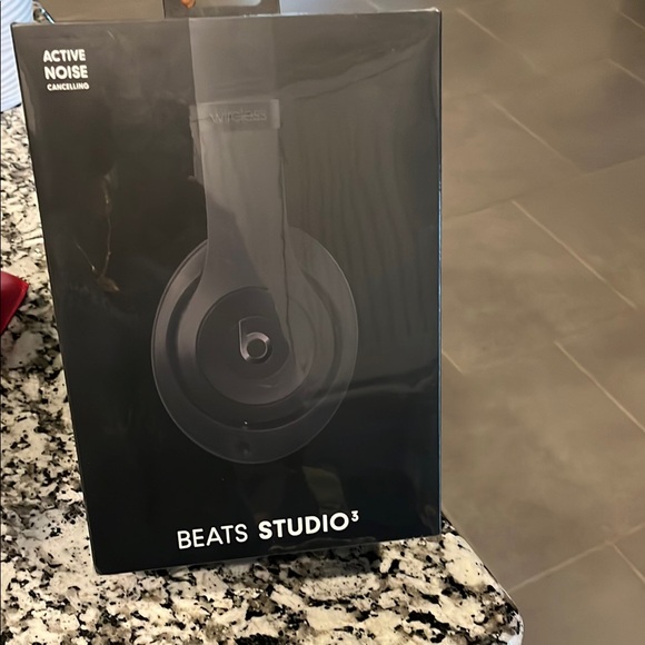 Beats Studio3 Wireless Headphones - Black
New in box never opened - Picture 2 of 4